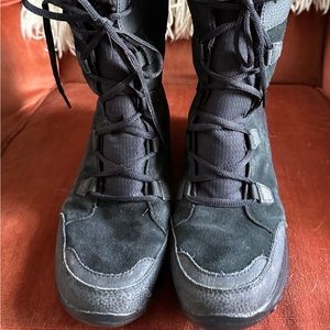 Womens COLUMBIA ICE MAIDEN II Waterproof Black Boots Size 10